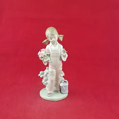 Buy Lladro Figurine 5217 - Spring Girl - 7235 L/N • 84.15£