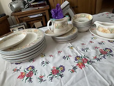 Buy Wedgwood Home Garden Maze 1996 Dinner Set Of 31 Pieces Used • 110£