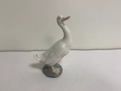 Buy Lladro Nao - White Goose / Duck - Looking Up • 9.99£