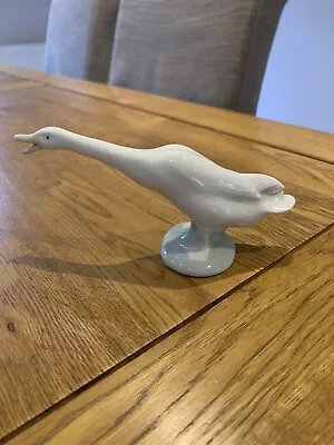 Buy Lladro Madrid Figurine Goose Porcelain • 6£