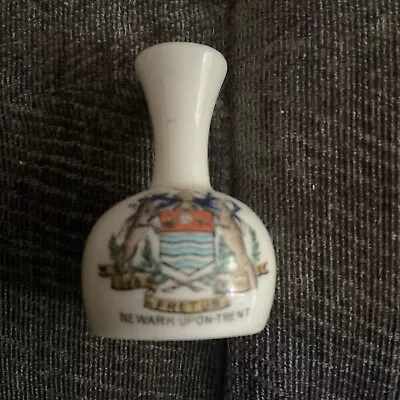 Buy Crested Ware Urn  Souvenir Of Newark Upon Trent Shelley China • 1.49£