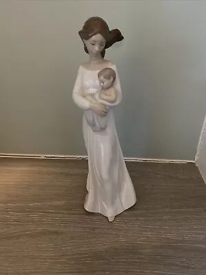 Buy Lladro Nao Lady With Baby • 20£