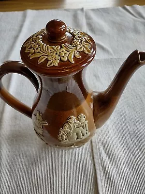 Buy Doulton Lambeth Hunting Themed Stoneware Coffee Pot  • 25£