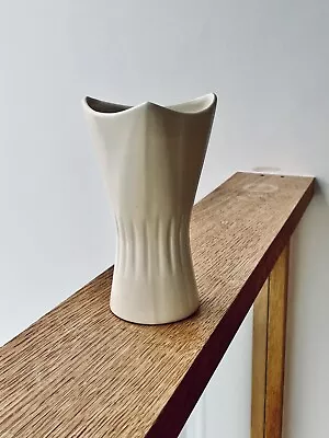 Buy Vintage White Dartmouth Vase 256 Tricorn Futuristic Design 18cm • 14.99£