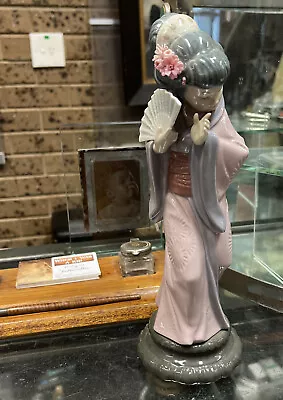 Buy Lladro Geisha Girl Figure  • 116.84£