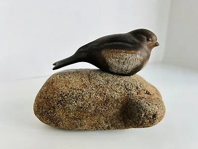 Buy Maigon Daga Pottery Studio - Bird On Rock • 52.26£