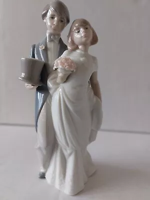 Buy Lladro Figurines - Wedding Couple • 95£