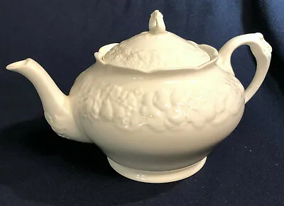 Buy Crown Ducal FLORENTINE WHITE 4 CUP TEAPOT AND LID Rmbossed • 739.56£