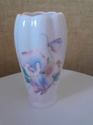 Buy Aynsley Little Sweetheart Vase • 9.99£