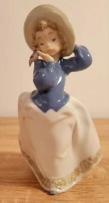 Buy Nao By Lladro - Young Lady With Bird On Her Shoulder - Faithful Confidante • 15.99£