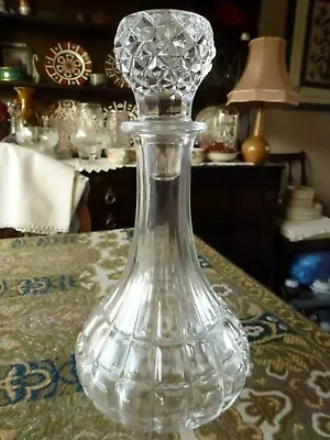 Buy Beautiful Crystal Glass Decanter • 9.99£
