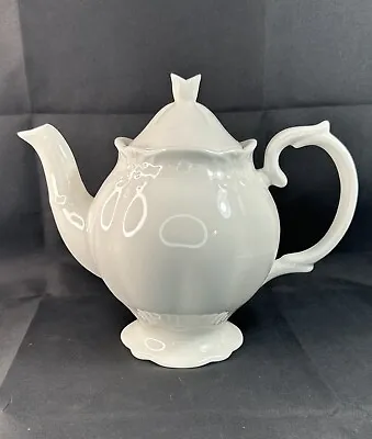 Buy Grace’s Teaware White Porcelain Tea Pot 7.5” Tall Leaf Pattern Scallop Base • 16.77£