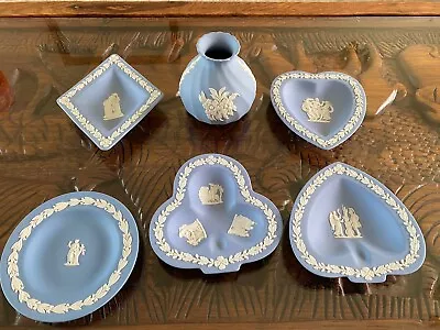 Buy Wedgwood Jasperware. Antique 1950s. Blue And White. Immaculate. • 10£