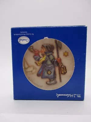 Buy Vintage Hummel Goebel Miniature 8cm Porcelain Plate #1079 'Hear Ye, Hear Ye'. • 5£
