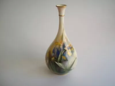 Buy Hadley Worcester Iris Vase • 80£