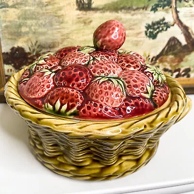 Buy Vtg SARREGUEMINES France Majolica STRAWBERRY Wicker Basket Pottery Dish + Lid  • 83.36£