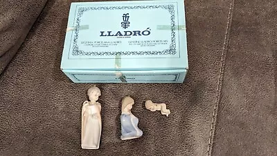 Buy Lladro Mini Ornament Set Figure Sagrada Familia 5.657 Porcelain Holy Family  • 37.95£