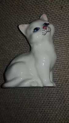 Buy Small Beswick White Kitten • 6.99£