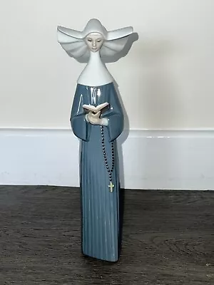 Buy Lladro Prayerful Moment In Blue Figure Nun Prayer Figurine • 34.95£
