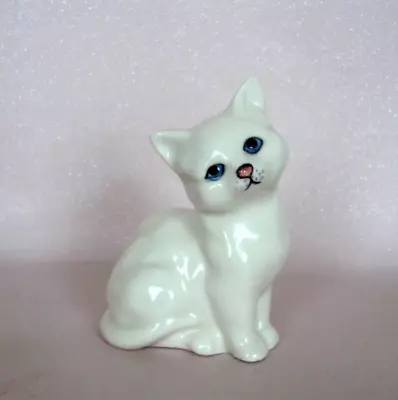 Buy Beswick Figurine. Cat Kitten Sitting. Vintage. White, Blue Eyes.  • 7.50£