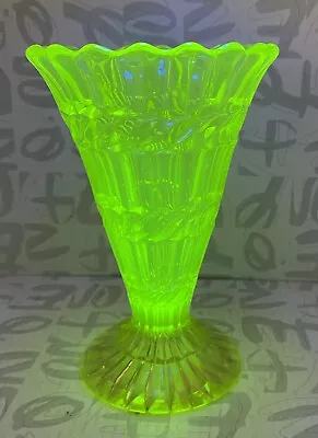 Buy ANTIQUE, VICTORIAN HENRY GREENER URANIUM / VASELINE GLASS VASE 14cm Tall • 19.99£