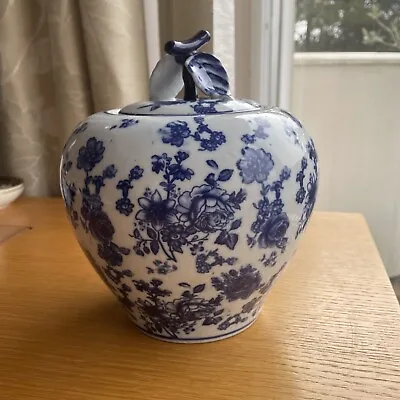 Buy Vintage Oriental Style Porcelain Apple Shaped Jar With Leaf Lid - Blue & White • 18.50£