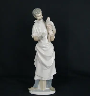 Buy Lladro Figurine Obstetrician W/ Baby  Glazed Finish Spain  14  (NH11383) • 114.72£