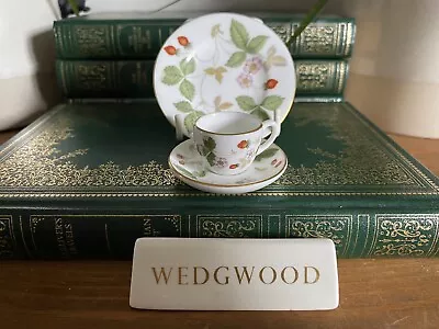 Buy Miniature Wedgwood Porcelain Wild Strawberry Trio • 20£
