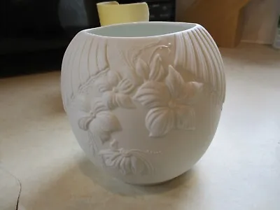 Buy AK Kaiser -  W. Germany White Matte  Bisque Raised Flowers Oval Vase • 9.99£