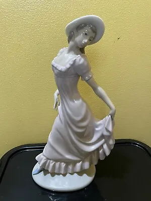 Buy Nao By Lladro (Elegant Lady) By Vincent Martinez Tall 30cm.Excelent Condition. • 19.99£