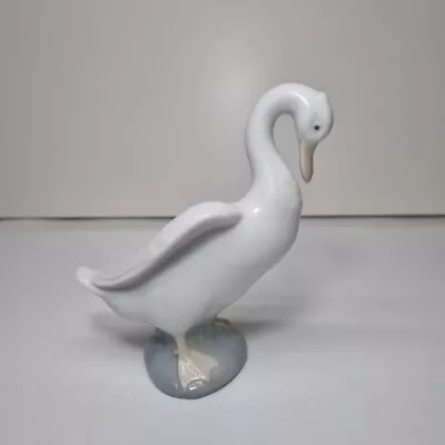 Buy Nao Lladro Swan Figure 525 6  Tall • 12.95£