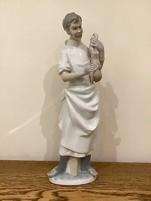 Buy Lladro OBSTETRICIAN 4763 Doctor With Newborn Baby Figurine 36cm • 50£