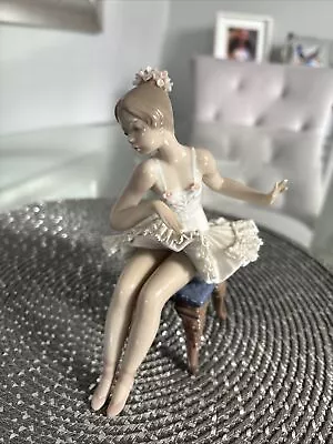 Buy Lladro Porcelain Seated Ballerina Figurine #5496 (A/F) • 60£