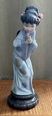 Buy Lladró Vintage Porcelain Figurine - Lladro No. 4989 ' Japanese Sayonara ' • 30£