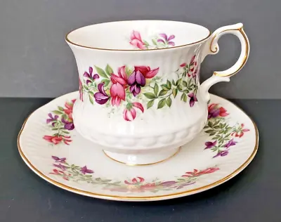 Buy Rosina China Co. Queen's Fine Bone China  Wild Flowers  Teacup & Saucer  England • 9.44£