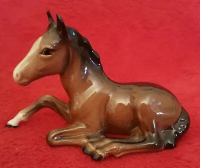 Buy Vintage Beswick Small Brown Gloss Foal 915 Lying Down With Oval Mark VGC  • 19.99£