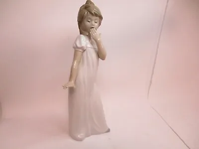 Buy Lladro Figurine Young Girl Yawning Looking Tired Ornament Decorative   • 19.99£