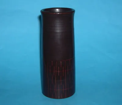 Buy Doniau Cudd Bangor Studio Pottery - Attractive Incised Pattern Cylindrical Vase. • 30£