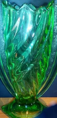 Buy Art Deco Hortensja Green  Pressed Glass Vase • 19.99£