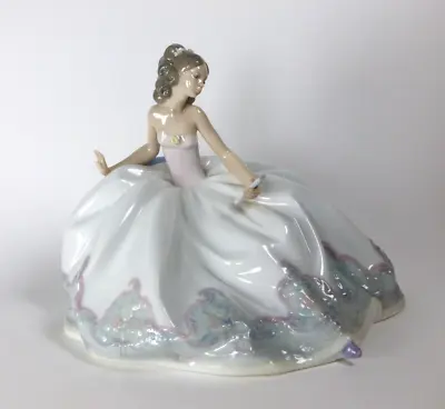 Buy Lladro Girl Figure  At The Ball  5859 • 149.99£