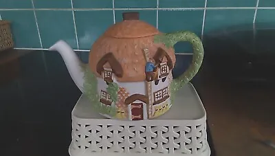 Buy Cottage Collection Teapot • 3.50£