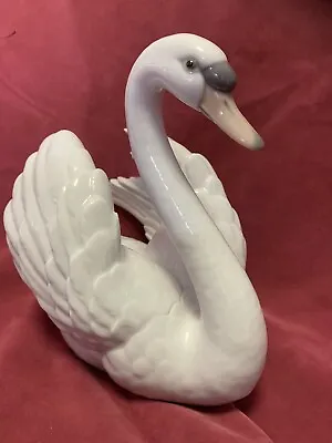 Buy Beautiful Large Lladro White Swan With Wings Spread Figurine #5231 Retired 2007  • 54.99£