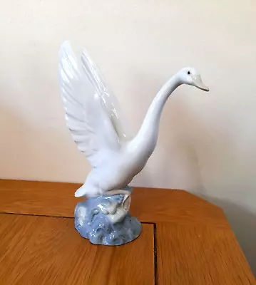 Buy NAO By Lladro  1007 Flying  Goose • 8.50£