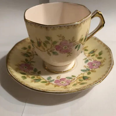 Buy Plant  Bone China Made In England Yellow And Pink 7584 H • 23.71£