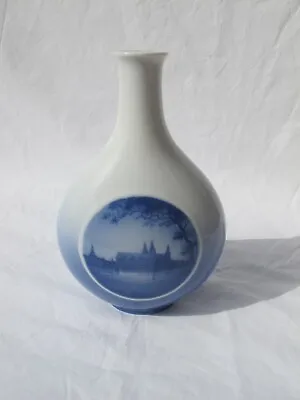 Buy Royal Copenhagen Denmark Frederiksborg Castle Blue & White Danish Bottle Vase • 19.95£
