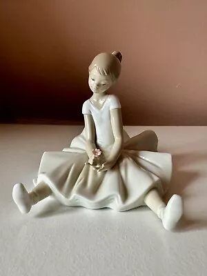 Buy Vintage Nao  Lladro 1456 Dreamy Ballet Dancer Holding A Flower Made 2003. • 21.99£