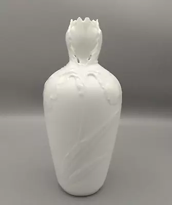 Buy Gorgeous White Franz Porcelain Vase - Iris Flower 25cm High • 20£