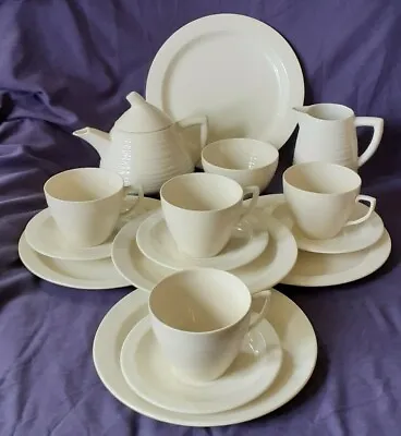 Buy Clarice Cliff White Banded Lynton Shape 16× Piece Tea Set • 150£