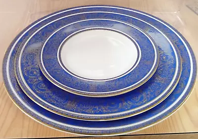 Buy Royal Doulton - English Fine Bone China  Royal Windsor Blue- 3 Plates • 15£