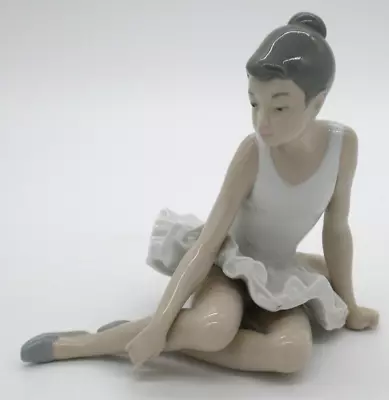 Buy Nao By Lladro Ballerina Girl Sitting • 10£